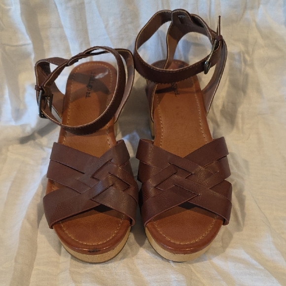 (J36) Indigo Brown Wedge Sandals with Criss-Cross Straps - Picture 1 of 7